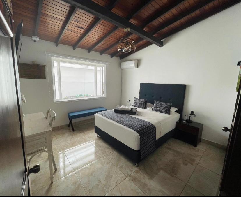Hotel Casa Sonata Medellin Bagian luar foto